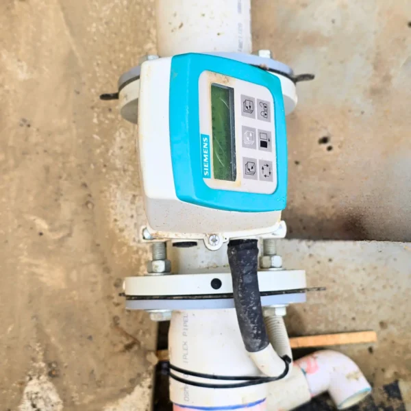 Liquimech Water flow meter connected to pump system for monitoring flow efficiency (1)