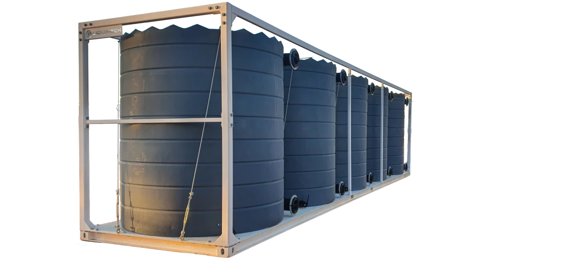 Customisable portable water storage tank and pump system for field and industrial use